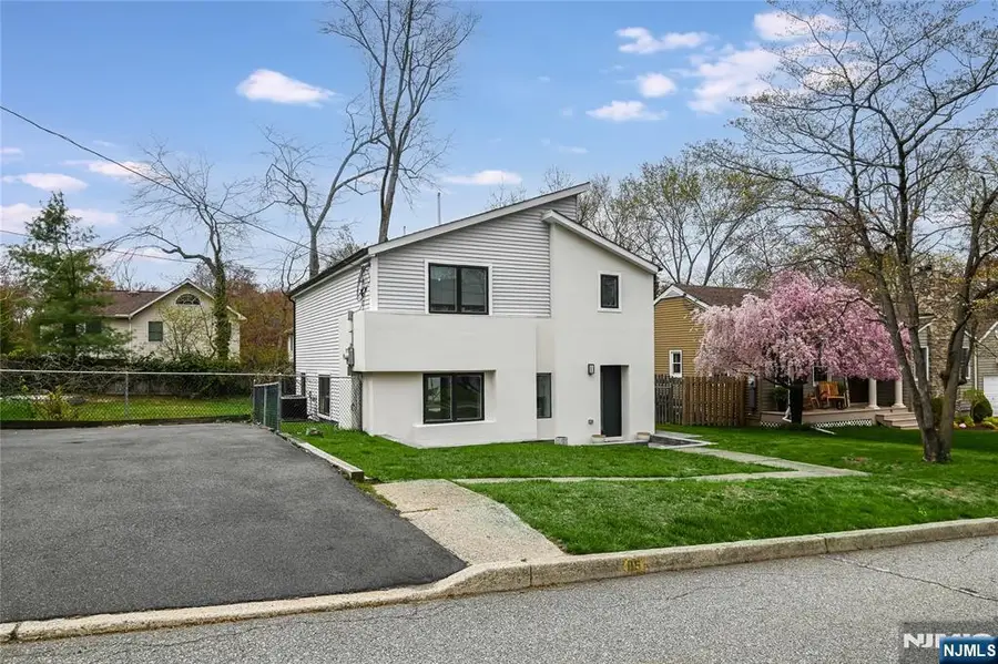 85 Taylor Street, Hillsdale, NJ 07642 - Image #2