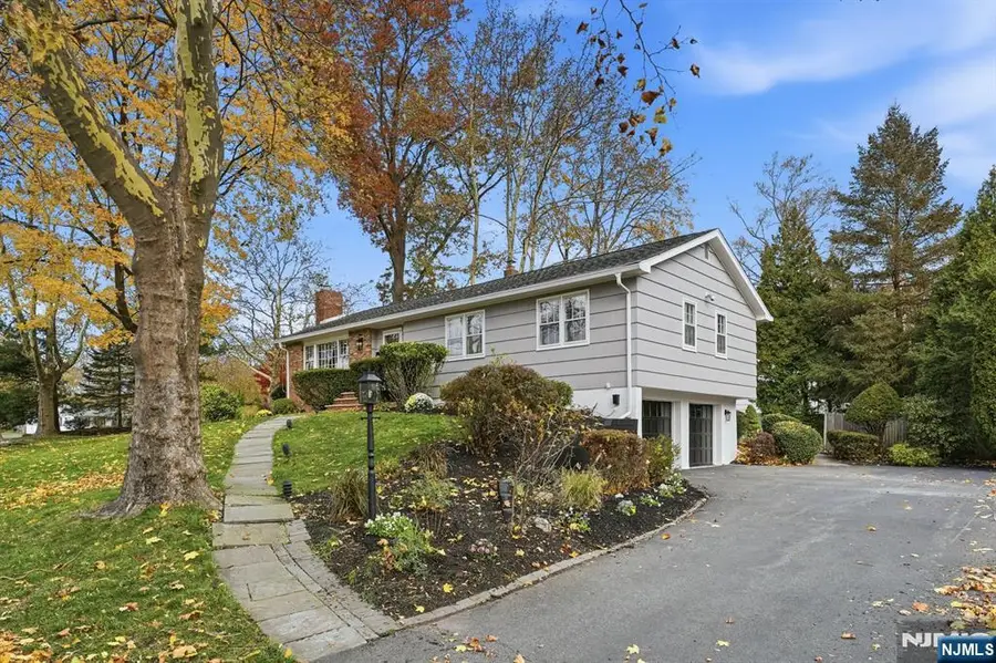 2445 Cleveland Avenue, Township Of Washington, NJ 07676 - Image #3