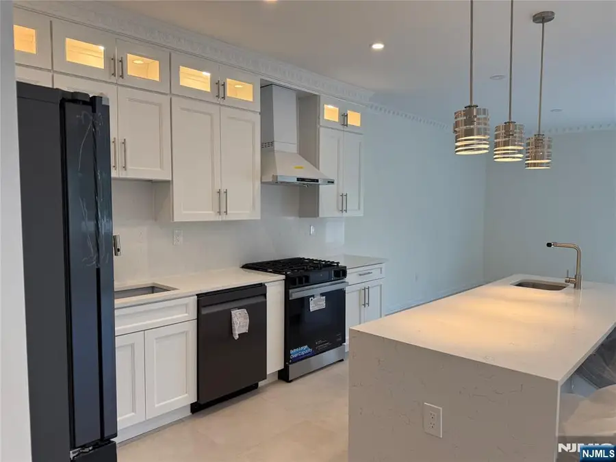 95 Redneck Avenue, Little Ferry, NJ 07643 - Image #3