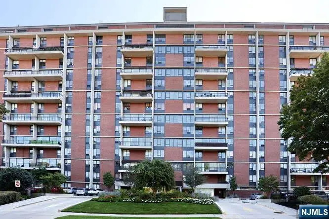 4 Horizon Road #802, Fort Lee, NJ 07024 - Image #2