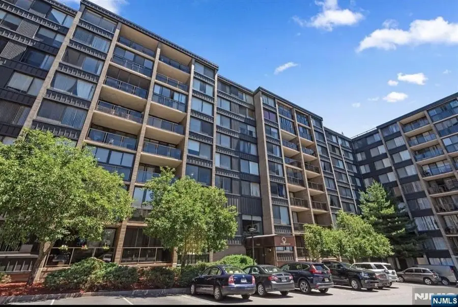 9060 Palisade Avenue 811, North Bergen, NJ 07047 - Image #2