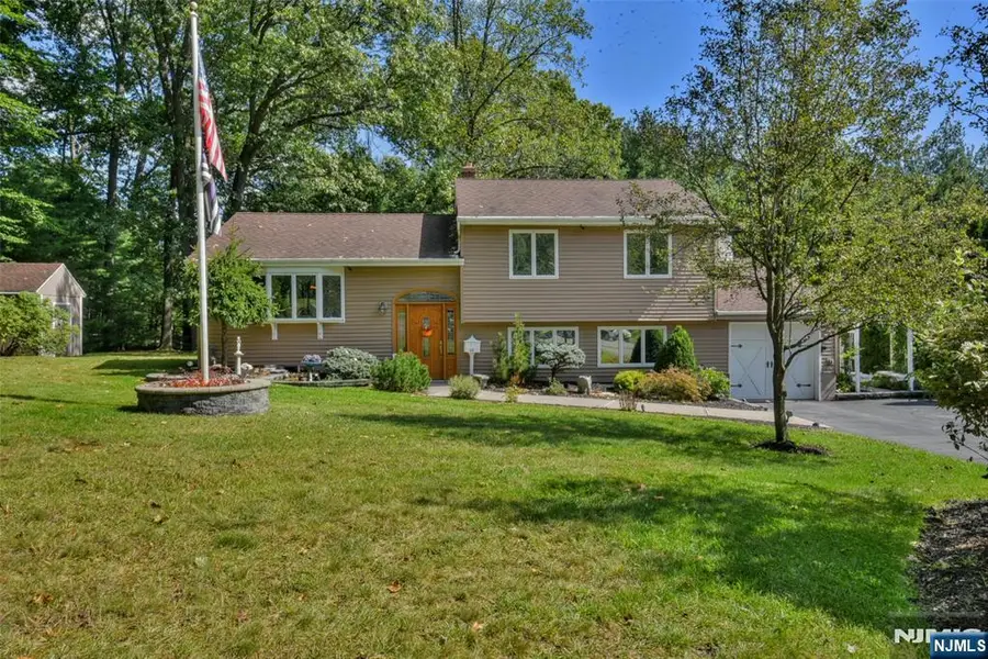 279 West Place, Township Of Washington, NJ 07676 - Image #2