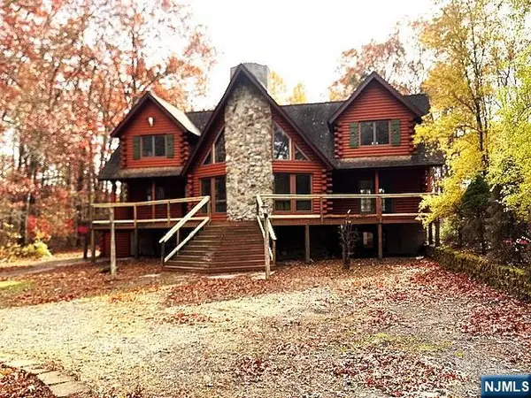 543 Oak Ridge Road, West Milford, NJ 07438