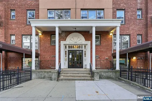 2520 John F Kennedy, Jersey City, NJ 07304