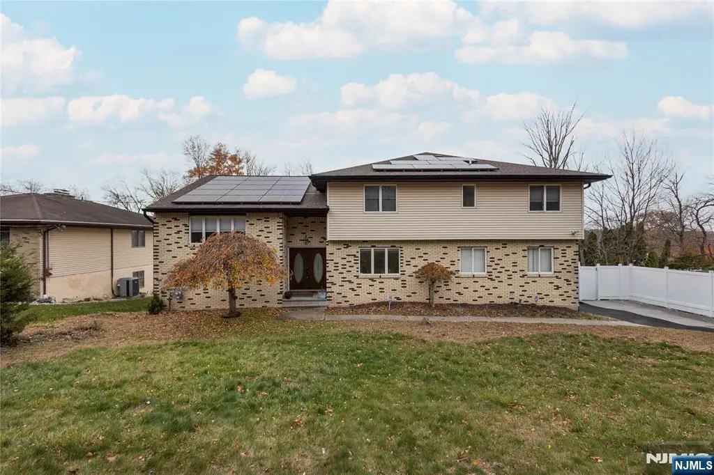 69 Colonial Road, Wayne, NJ 07470 - Image #1