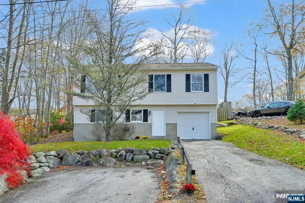 96 Papscoe Road, Upper Greenwood Lake, NJ 07421 - Image #1