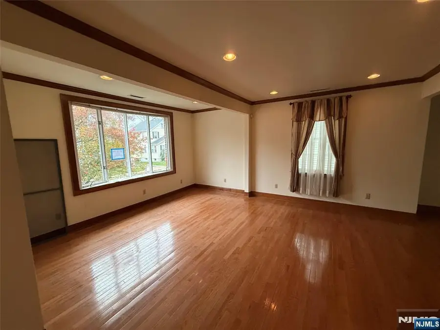 33 Wall Street, Cranford, NJ 07016 - Image #2