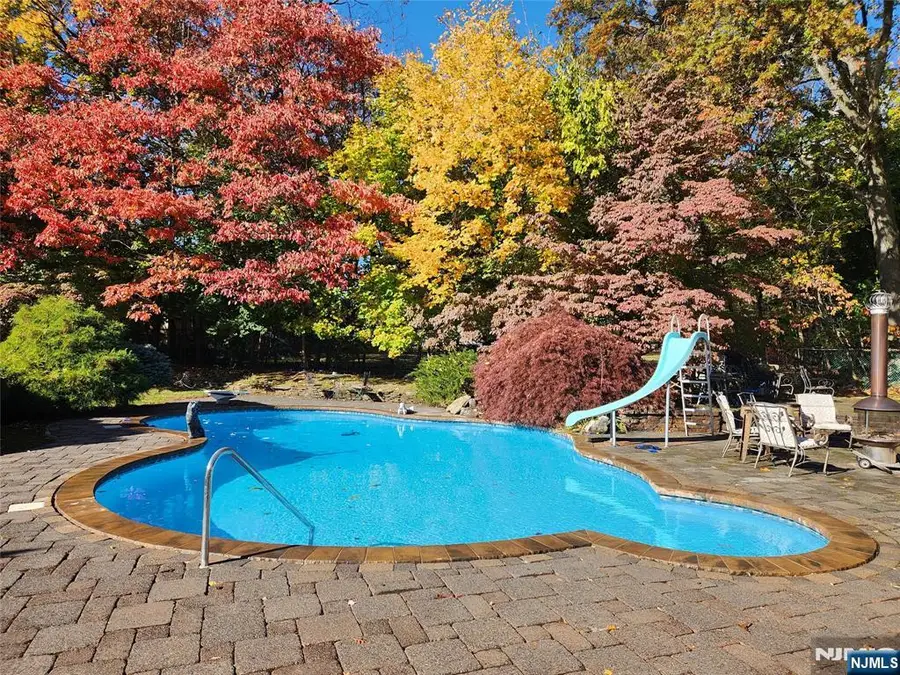 23 Halco Drive, Paramus, NJ 07652 - Image #2