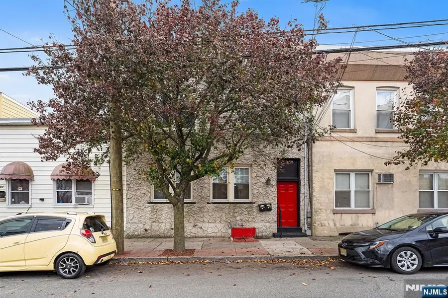 402 Cliff Street, Fairview, NJ 07022 - Image #2