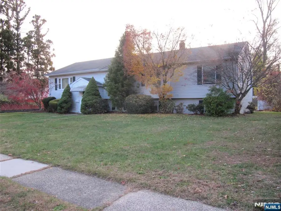 37 Atwood Place, Wayne, NJ 07470 - Image #2