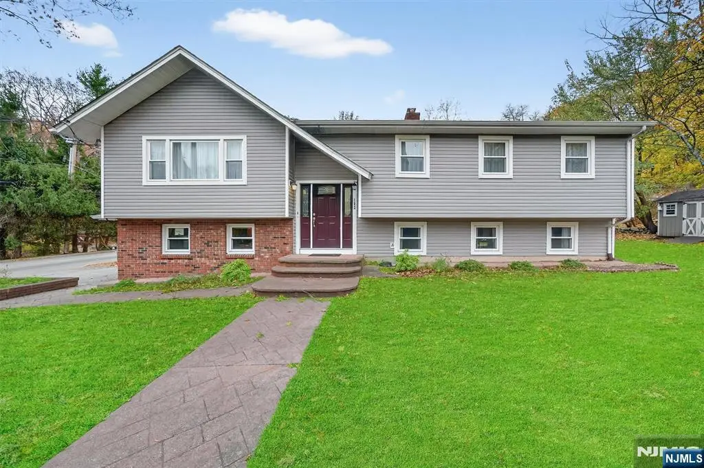 182 Yawpo Avenue, Oakland, NJ 07436 - Image #1