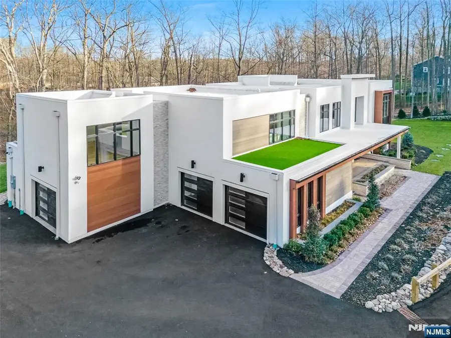 10 Big Ramapo Road, Saddle River, NJ 07458 - Image #2