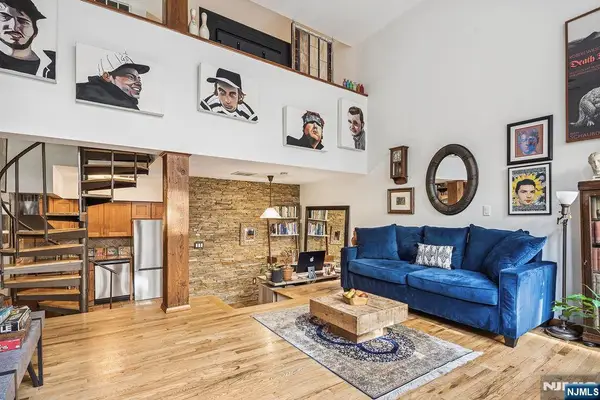 54-60 Mcwhorter 108, Newark, NJ 07105