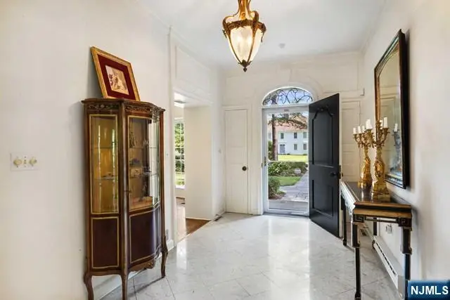 2 Canoe Lane, Roseland, NJ 07068 - #2