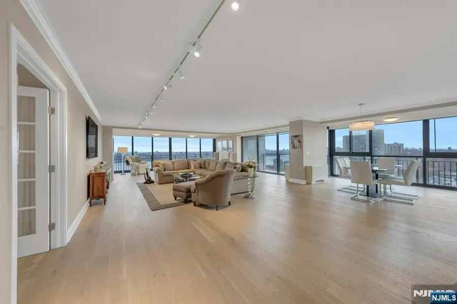 1500 Palisade Avenue 15F, Fort Lee, NJ 07024 - Image #3