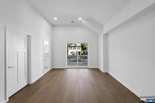 410 Morris Place, Roselle, NJ 07203