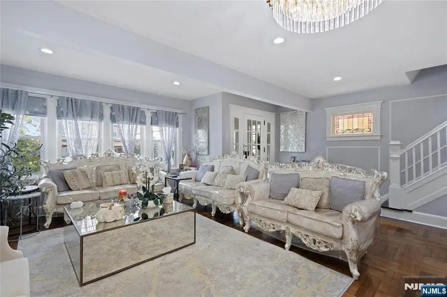 562 Oregon Avenue, Cliffside Park, NJ 07010 - Image #3