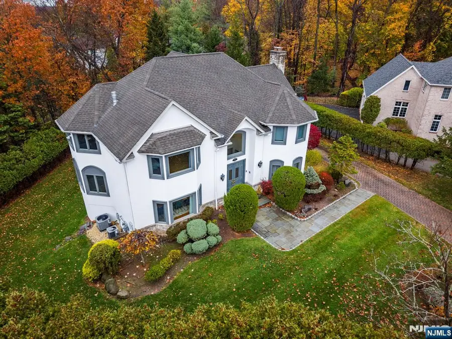 11 Blackledge Court, Closter, NJ 07624 - Image #3