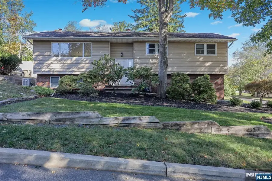 18 Ruth Lane, Demarest, NJ 07627 - Image #2