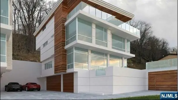 31 B Casta Lane, Edgewater, NJ 07020