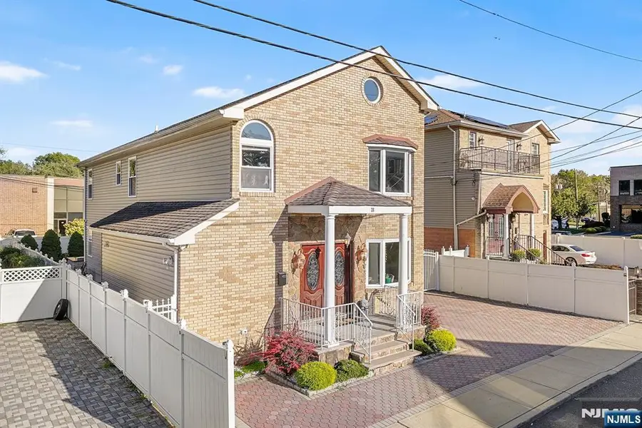28 Ramella Avenue, Moonachie, NJ 07074 - Image #2