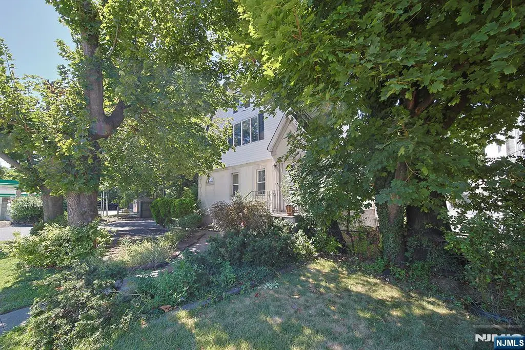 1585 Bergen Boulevard, Leonia, NJ 07605 - Image #1