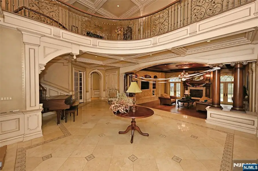 22 Pembroke Trail, Upper Saddle River, NJ 07458 - Image #3