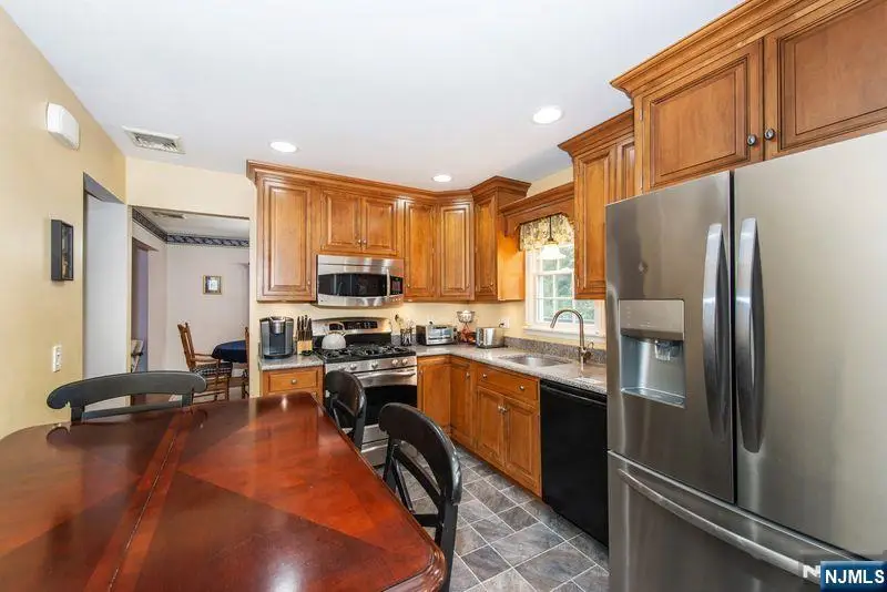 30 Arcadia Road, Pompton Lakes, NJ 07442 - Image #2