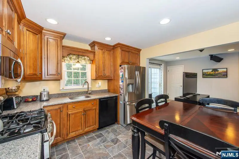 30 Arcadia Road, Pompton Lakes, NJ 07442 - Image #3