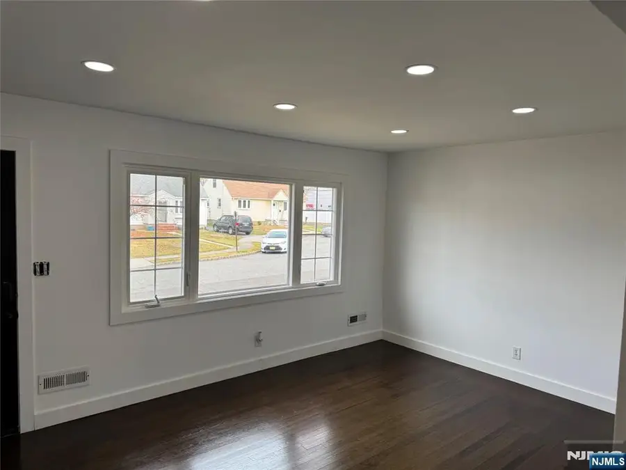 9 Marion Court, Belleville, NJ 07109 - #3