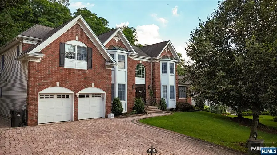 212 Bennington Terrace, Paramus, NJ 07652 - Image #2