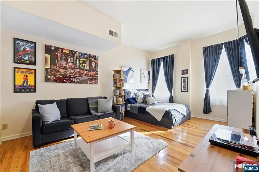 186 Wayne Street 214d, Jersey City, NJ 07302 - Image #2