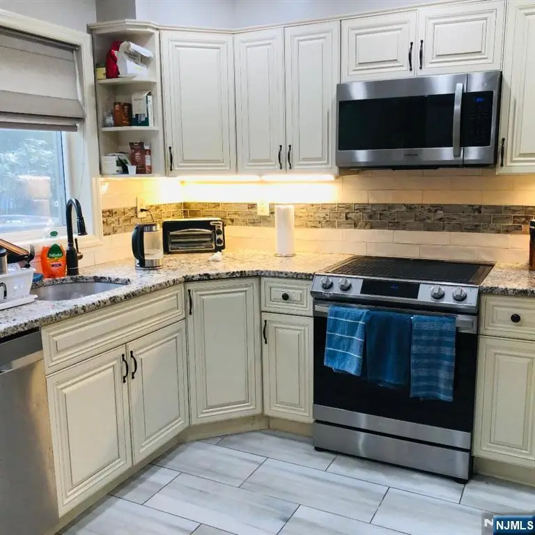 7 Devika Drive, Englewood, NJ 07631 - Image #2