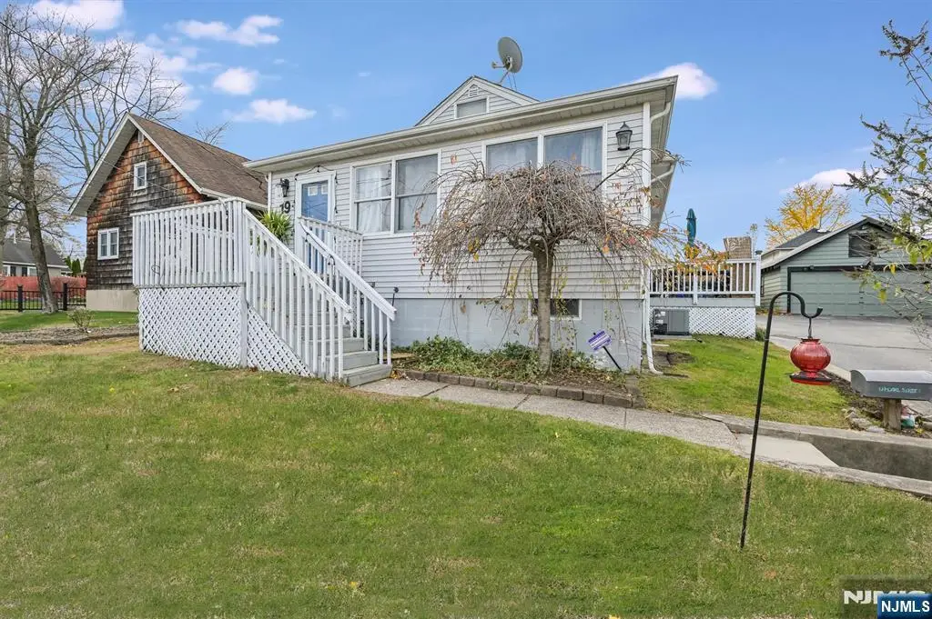 19 Pearl Street, Bloomingdale, NJ 07403 - Image #1