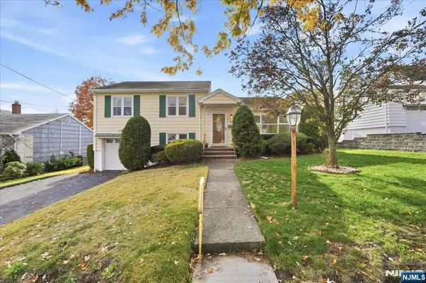 27 Mountainview Drive, Clifton, NJ 07013