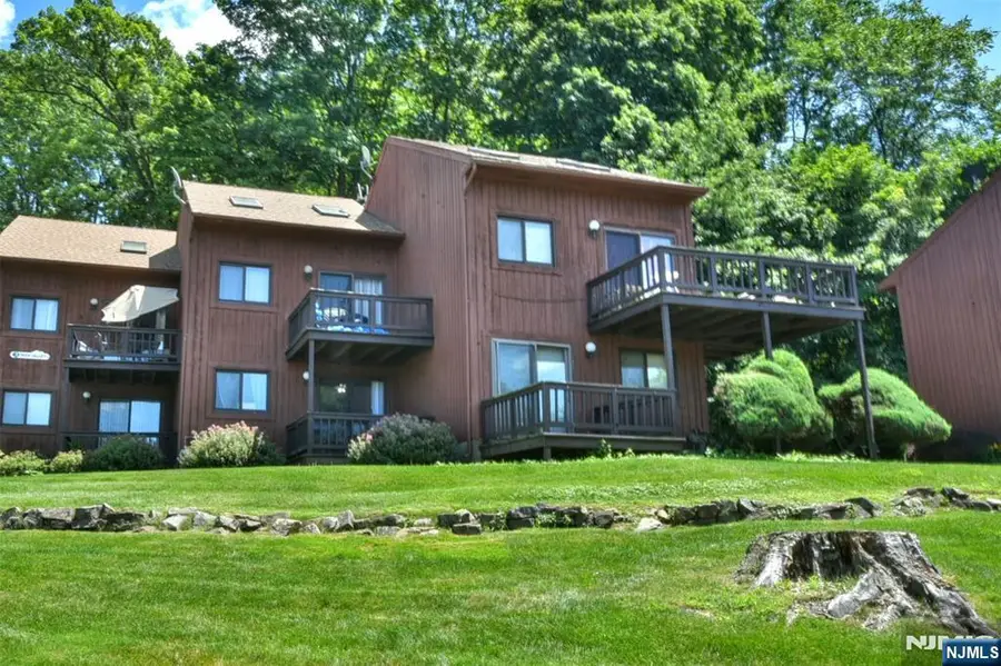 3 Deer Valley Lane 8, Vernon, NJ 07462 - Image #2
