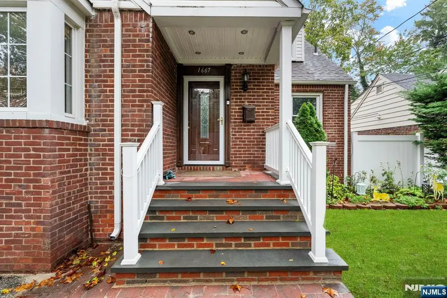 1667 Ardsley Court, Teaneck, NJ 07666 - Image #2