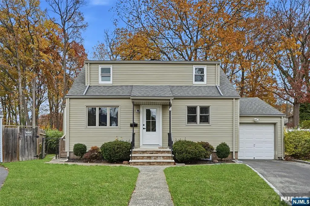 20 Dojean Court, Bergenfield, NJ 07621 - Image #1