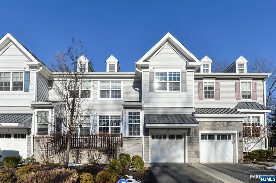 30 Masterson Court, Waldwick, NJ 07463 - Image #2