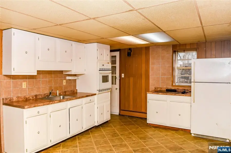 213 Otterhole Road, West Milford, NJ 07480 - Image #3