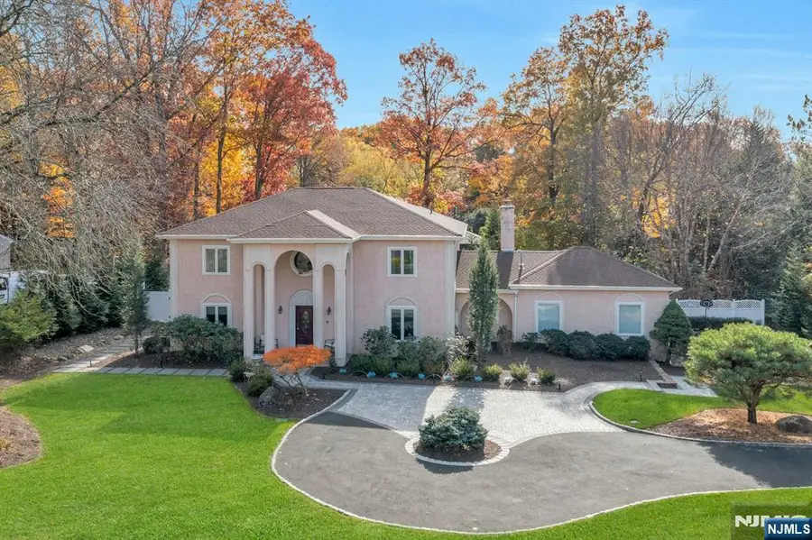 565 Faletti Way, River Vale, NJ 07675 - Image #3