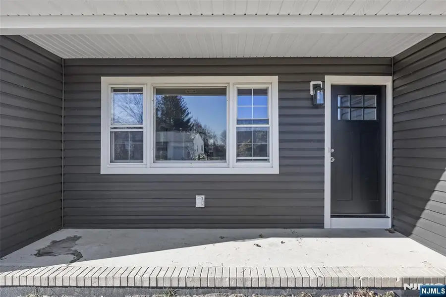 18 Bolingbroke Drive, Toms River, NJ 08757 - Image #2