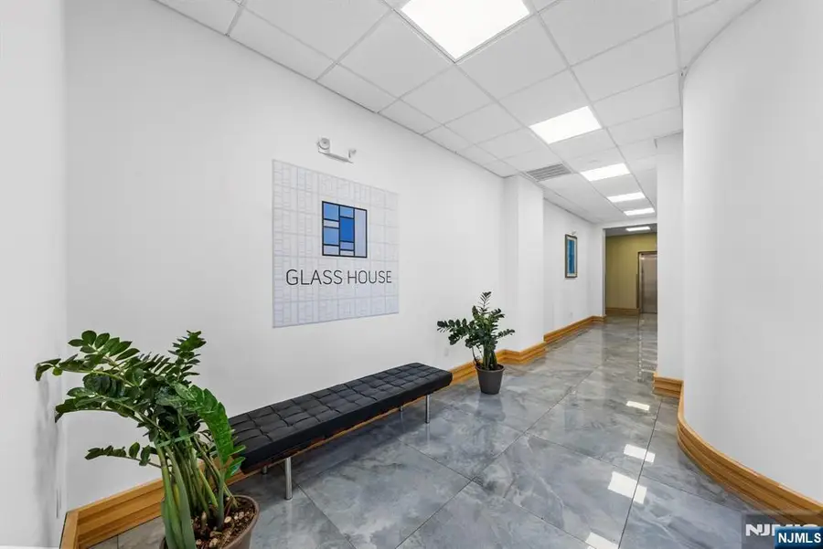 3 Somerset Lane 518, Edgewater, NJ 07020 - Image #2