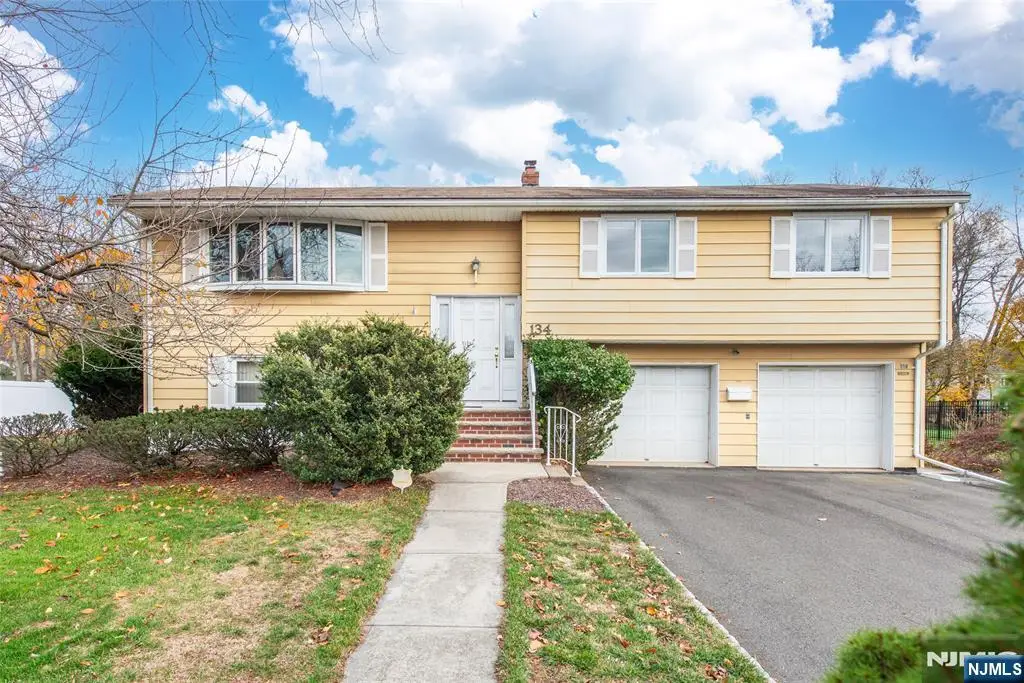134 Andover Drive, Wayne, NJ 07470 - Image #1