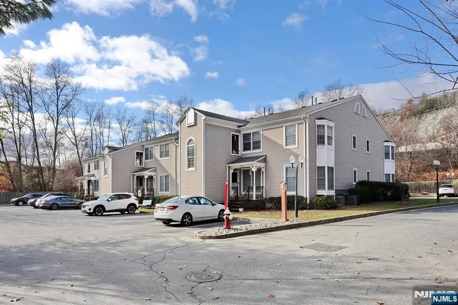120 Willard Street 16, Pompton Lakes, NJ 07442 - Image #3