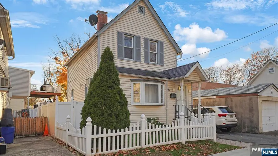 25 College Place, Ridgefield Park, NJ 07660 - Image #2