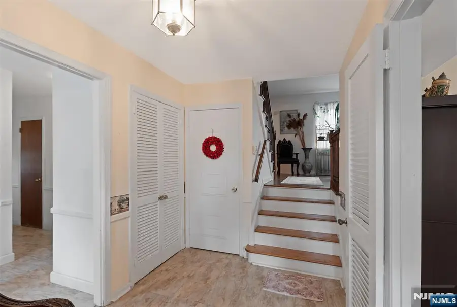 280 River Drive, River Vale, NJ 07675 - Image #2