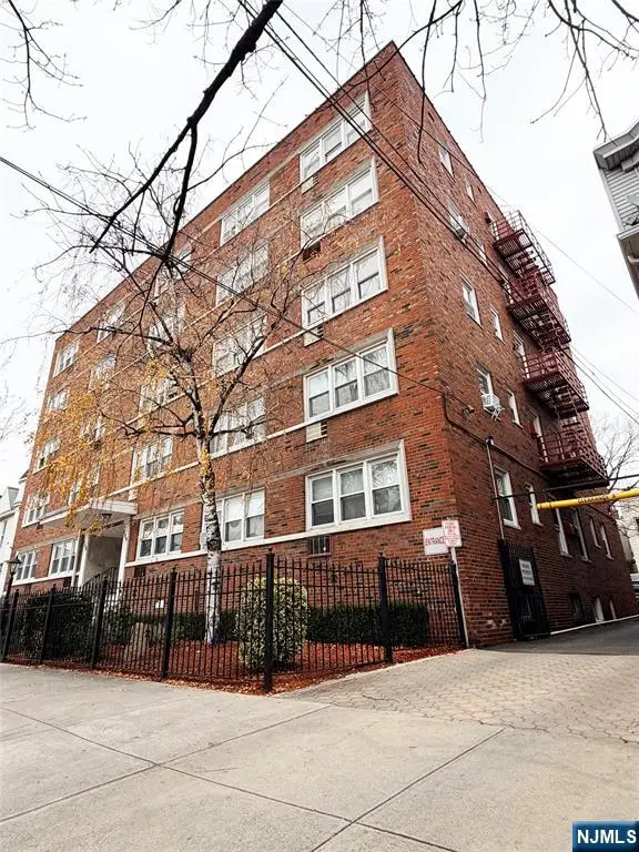154 Bowers Street 204, Jersey City, NJ 07307 - Image #2