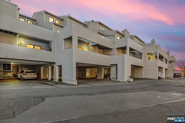 750 Mainsail Lane, Secaucus, NJ 07094