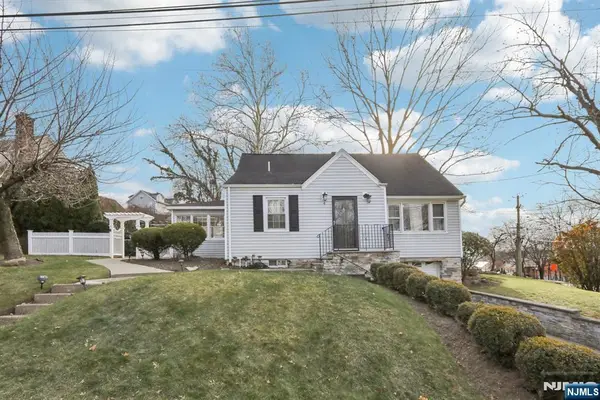 4 Brookview Drive, Woodland Park, NJ 07424